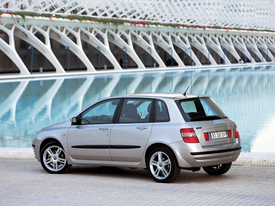  Fiat Stilo 5-Door 2001 года  (фото 8 из 16)